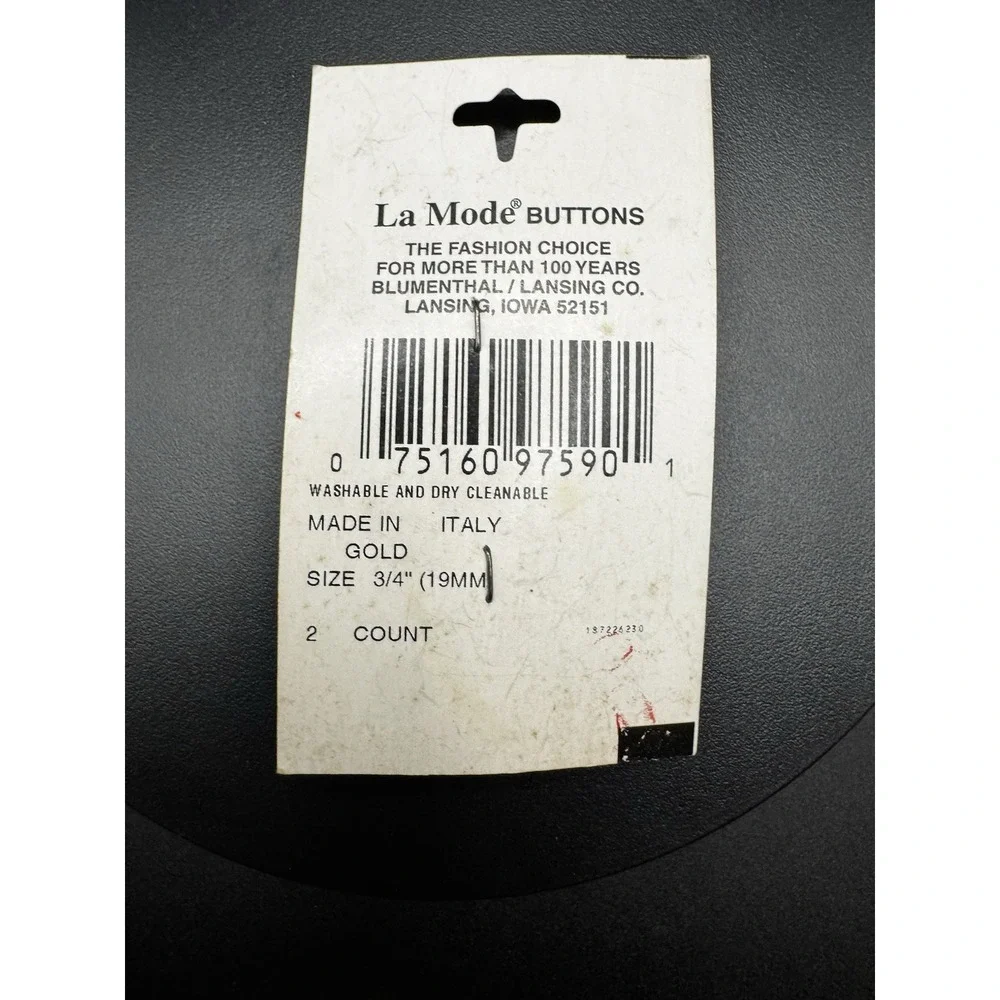 Vintage La Mode Style 26230 Gold Buttons 3/4